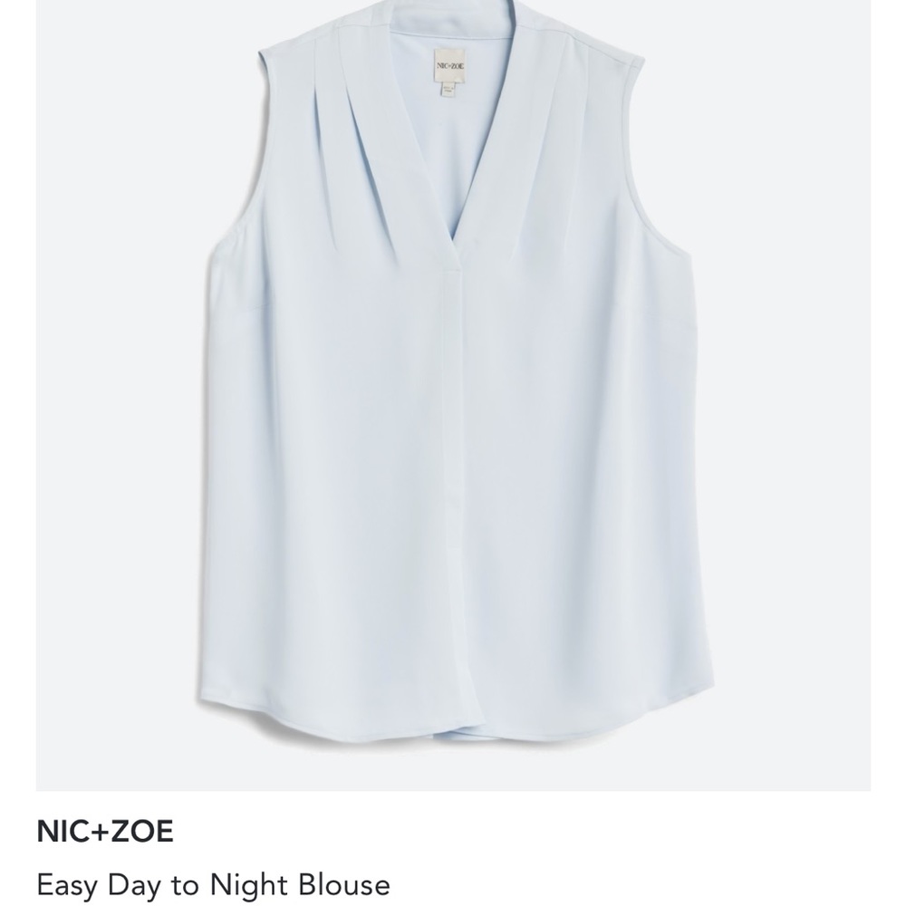 Nic+Zoe light blue sleeveless v neck Top